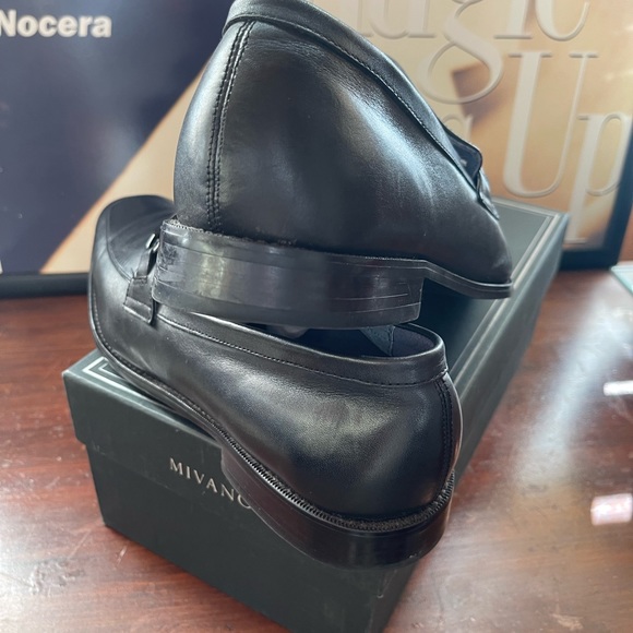 Black Leather Loafers by Mivano size 10 1/2 D barely worn like new. - Picture 4 of 6